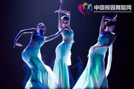 10、女子群舞《水色》.jpg